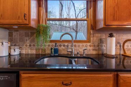 Family Fun-relax-mtn View-game Rm-hottub *