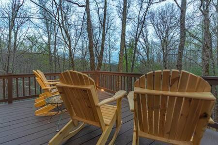 Holiday home Family Fun-relax-mtn View-game Rm-hottub